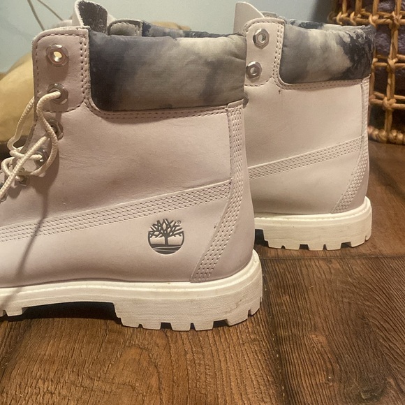 grey/ white timberlands - Picture 2 of 5